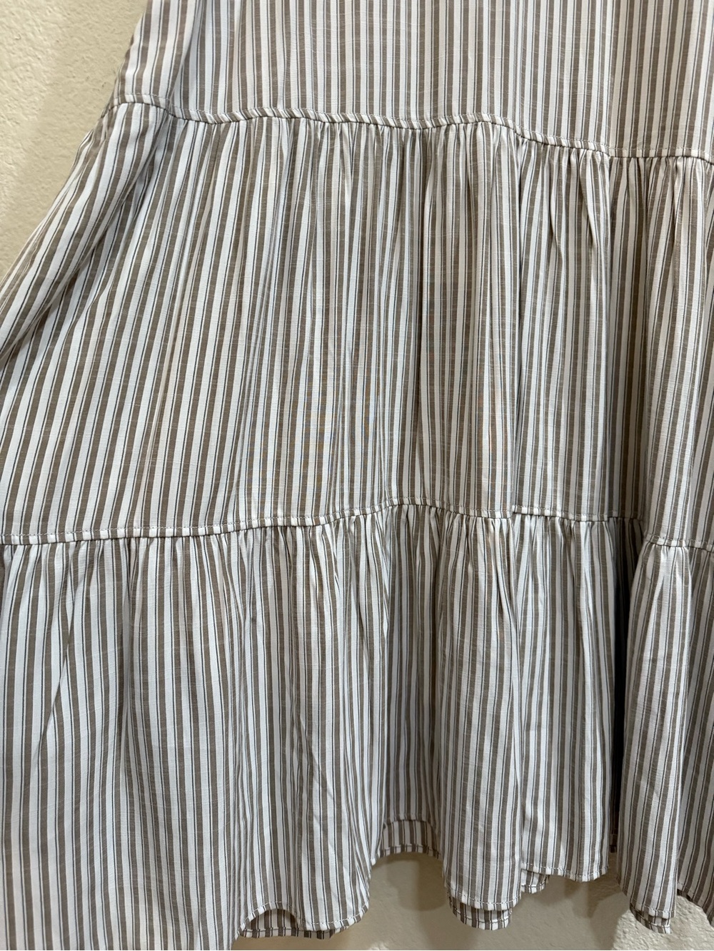 Max Studio London Beige and White Striped Maxi Shirt Dress Small - Picture 4 of 10